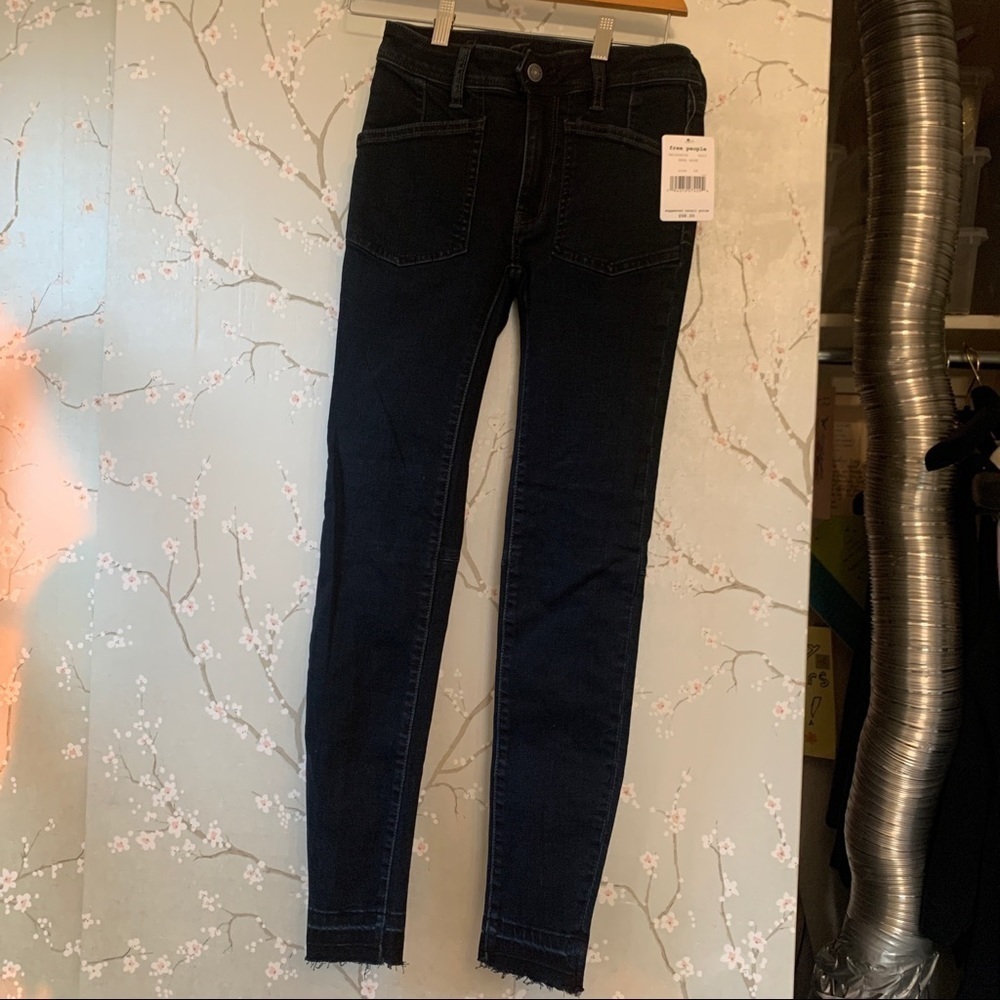 FREE People Ivy Midrise Skinny Jeans 24 frayed hem - Picture 2 of 10